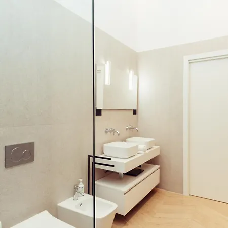 Luxury Spaziosa In Centro Citta, Wi-fi Gratuito Διαμέρισμα
