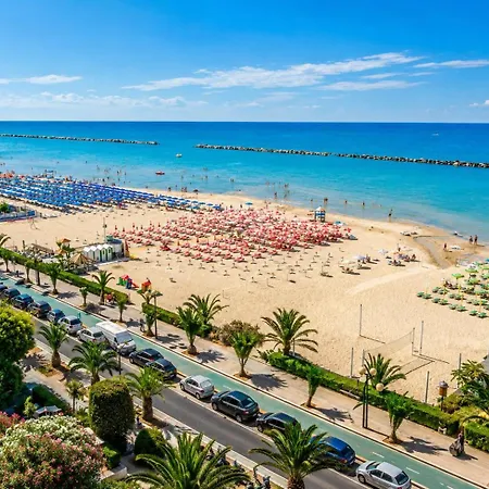 Esclusiva A 70m Dal Mare, Centro *