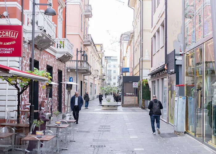 Daire Luxury Spaziosa In Centro Citta, Wi-fi Gratuito